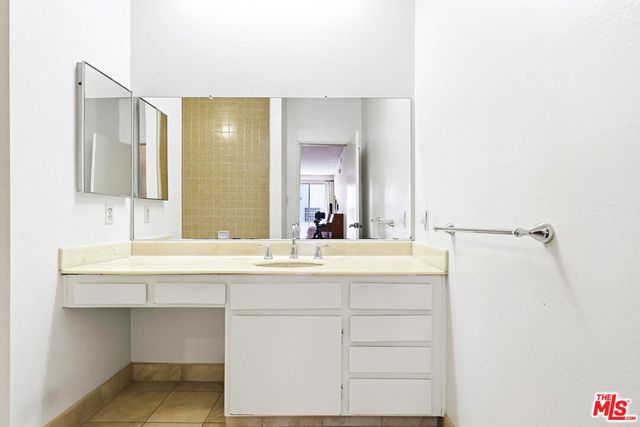 104 S Hayworth Avenue 101, Los Angeles, CA 90048