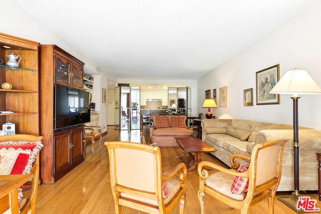 104 S Hayworth Avenue 101, Los Angeles, CA 90048