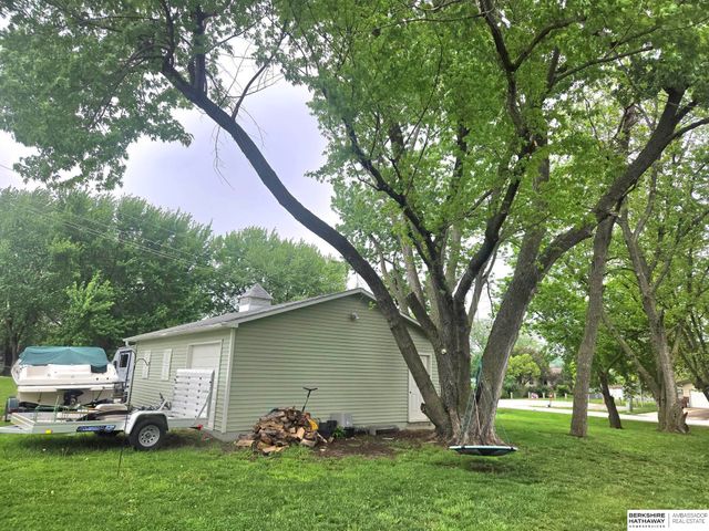1031 BEAVER LAKE Boulevard, Plattsmouth, NE 68048