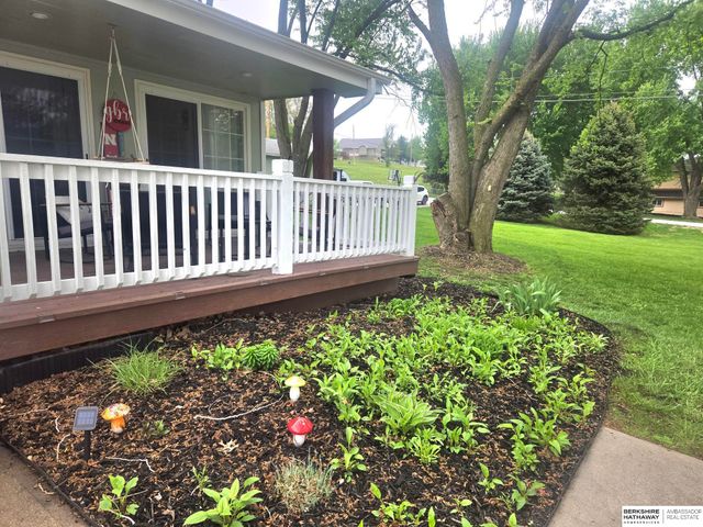 1031 BEAVER LAKE Boulevard, Plattsmouth, NE 68048