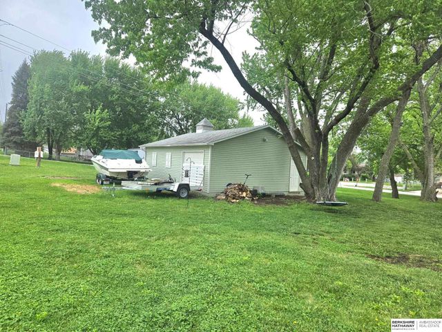 1031 BEAVER LAKE Boulevard, Plattsmouth, NE 68048