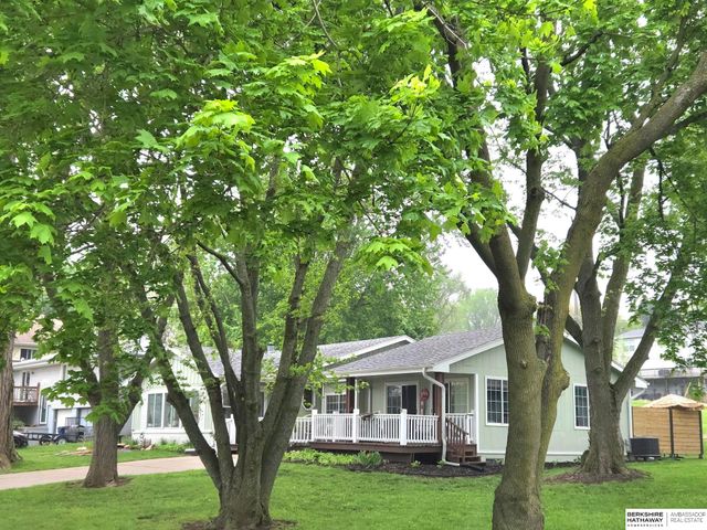 1031 BEAVER LAKE Boulevard, Plattsmouth, NE 68048