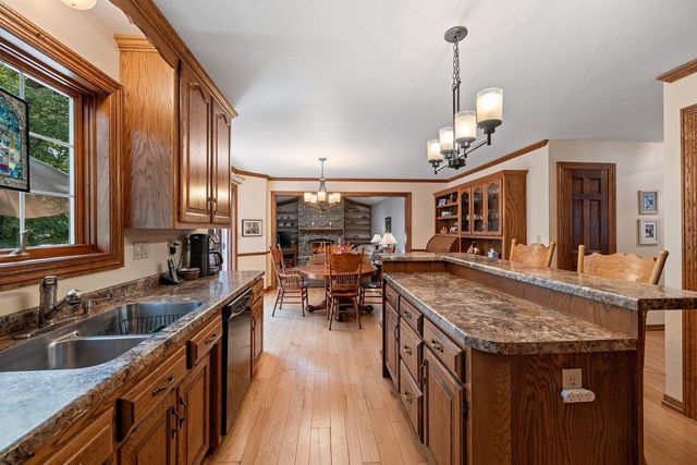 2495 SHADY OAK DRIVE, Green Bay, WI 54304