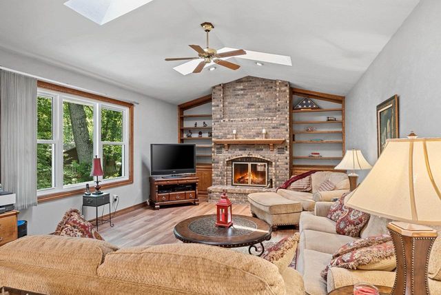 2495 SHADY OAK DRIVE, Green Bay, WI 54304