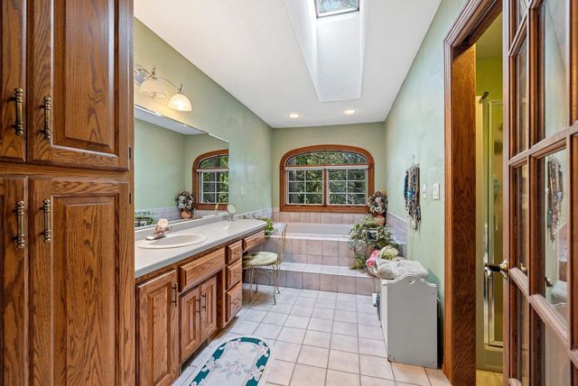 2495 SHADY OAK DRIVE, Green Bay, WI 54304