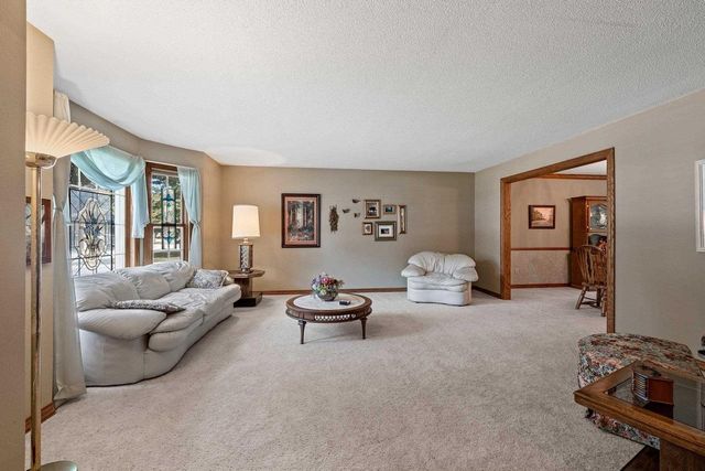 2495 SHADY OAK DRIVE, Green Bay, WI 54304