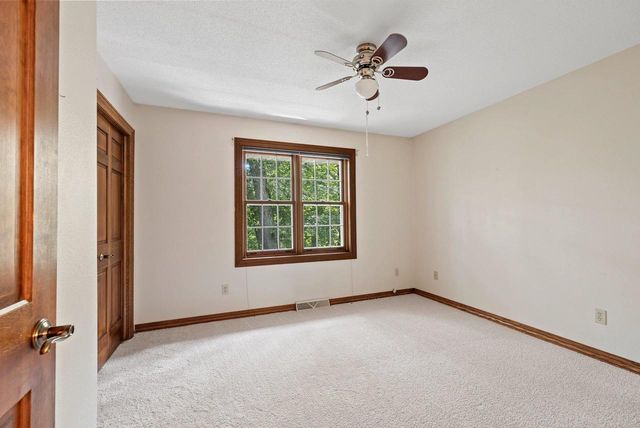 2495 SHADY OAK DRIVE, Green Bay, WI 54304