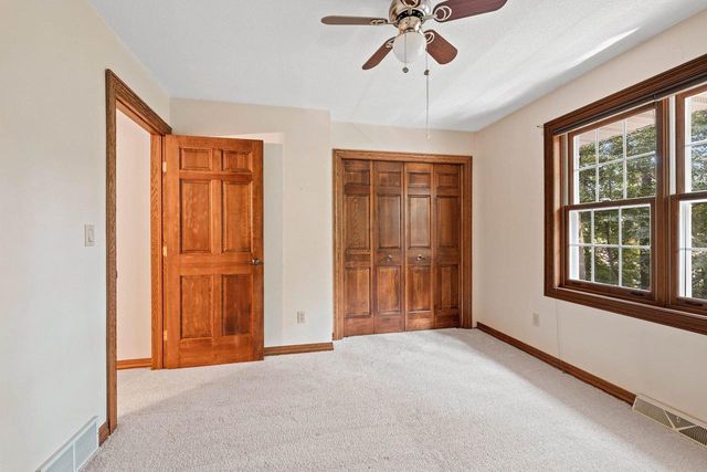 2495 SHADY OAK DRIVE, Green Bay, WI 54304