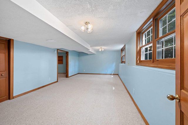 2495 SHADY OAK DRIVE, Green Bay, WI 54304