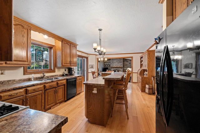 2495 SHADY OAK DRIVE, Green Bay, WI 54304
