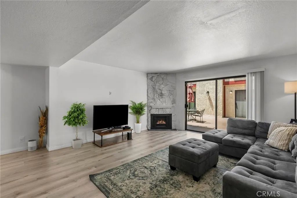 11274 Morrison Street 2, North Hollywood, CA 91601