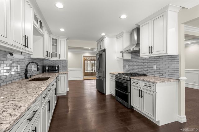 41925 South Drive, Canton Charter Township, MI 48188