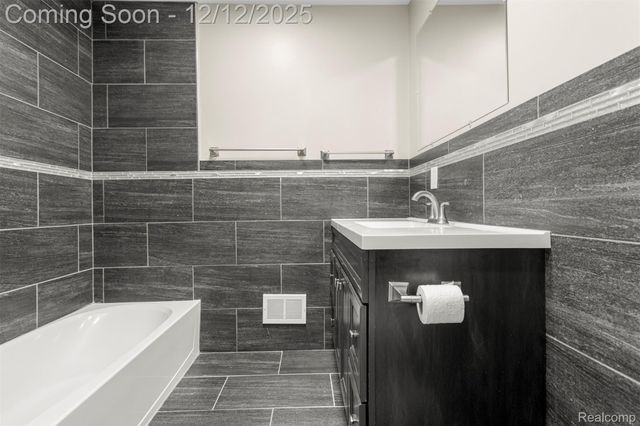 41925 South Drive, Canton Charter Township, MI 48188