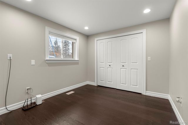 41925 South Drive, Canton Charter Township, MI 48188