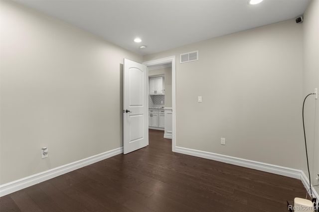 41925 South Drive, Canton Charter Township, MI 48188