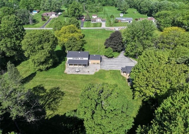 2072 Boyd School Rd, Wampum, PA 16157