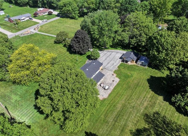 2072 Boyd School Rd, Wampum, PA 16157
