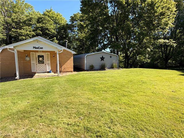 2072 Boyd School Rd, Wampum, PA 16157