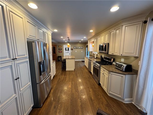 2072 Boyd School Rd, Wampum, PA 16157