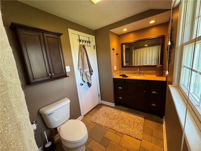 2072 Boyd School Rd, Wampum, PA 16157