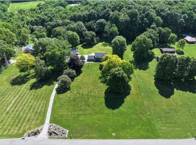 2072 Boyd School Rd, Wampum, PA 16157