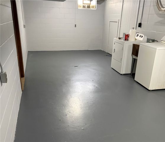 2072 Boyd School Rd, Wampum, PA 16157