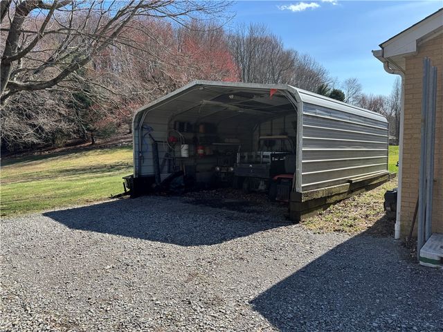 2072 Boyd School Rd, Wampum, PA 16157