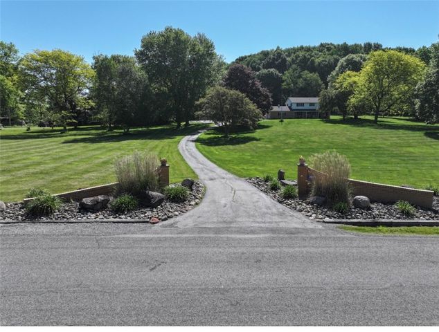 2072 Boyd School Rd, Wampum, PA 16157