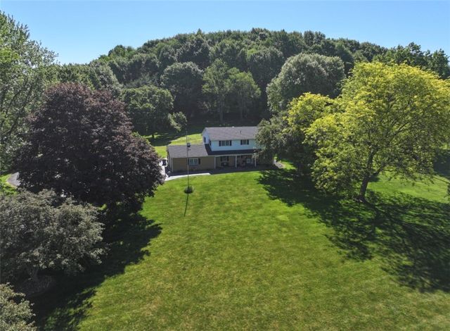 2072 Boyd School Rd, Wampum, PA 16157