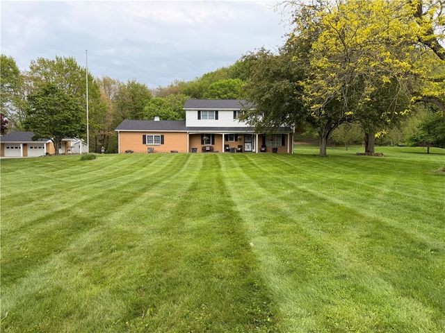2072 Boyd School Rd, Wampum, PA 16157