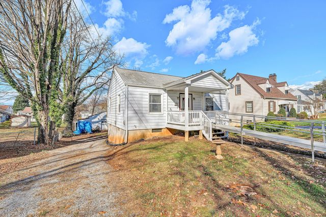 2504 Avalon AVE, Roanoke, VA 24012