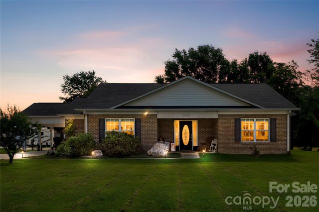 5250 Hickory Grove Road, Mount Holly, NC 28120