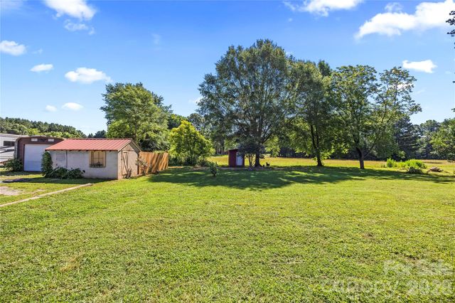 5250 Hickory Grove Road, Mount Holly, NC 28120