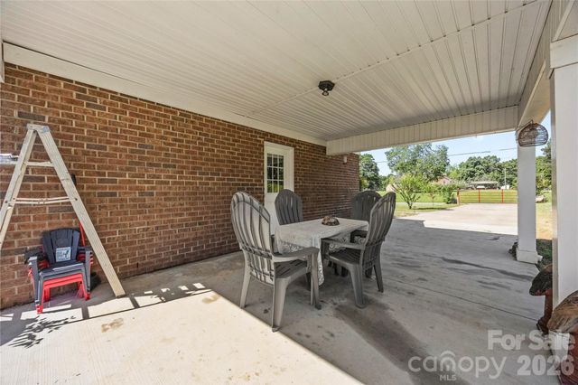 5250 Hickory Grove Road, Mount Holly, NC 28120