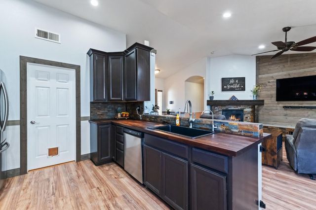 1763 N Carnegie Avenue, Fresno, CA 93722