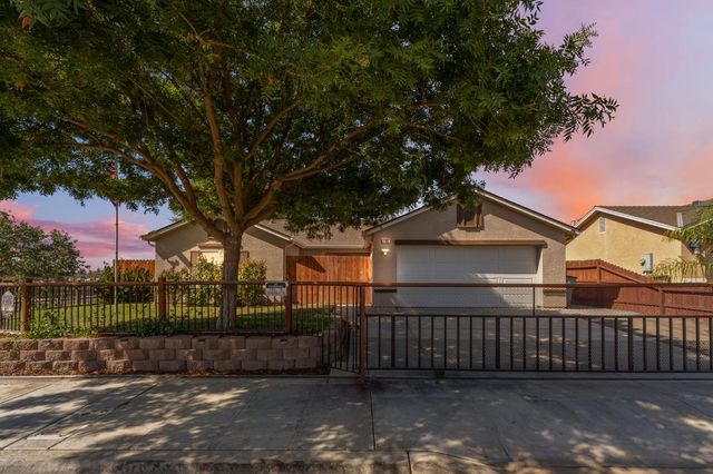 1763 N Carnegie Avenue, Fresno, CA 93722