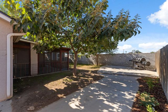 1763 N Carnegie Avenue, Fresno, CA 93722