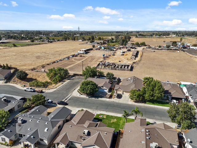 1763 N Carnegie Avenue, Fresno, CA 93722