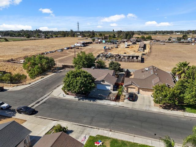 1763 N Carnegie Avenue, Fresno, CA 93722