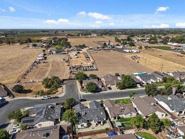 1763 N Carnegie Avenue, Fresno, CA 93722