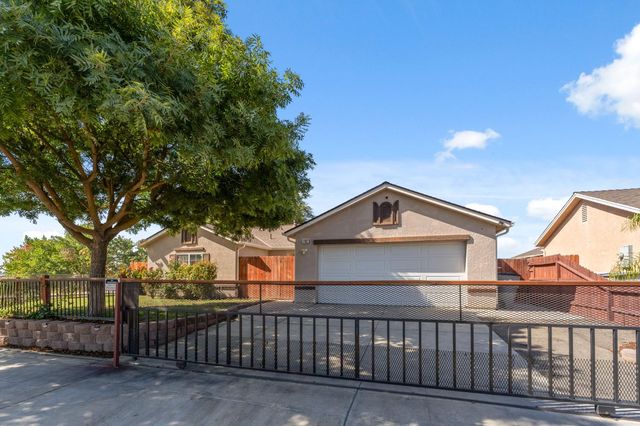 1763 N Carnegie Avenue, Fresno, CA 93722