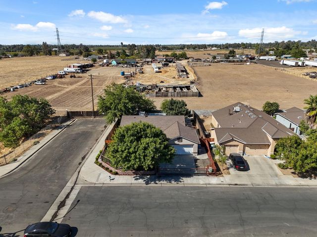 1763 N Carnegie Avenue, Fresno, CA 93722