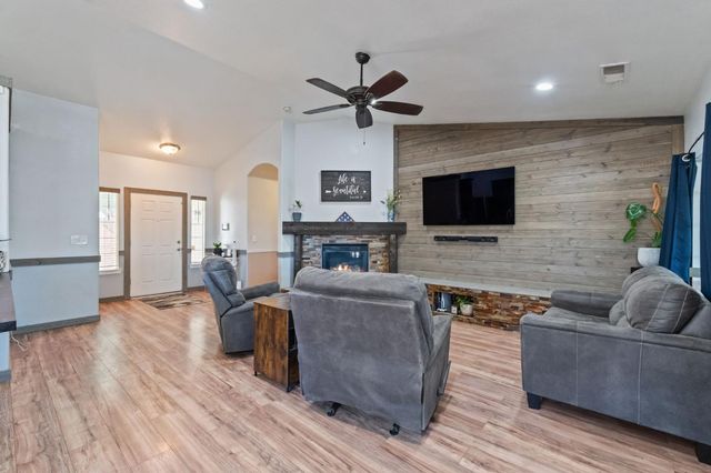 1763 N Carnegie Avenue, Fresno, CA 93722