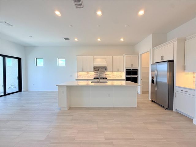 4821 LONG POINT RUN, Lakewood Ranch, FL 34211