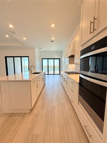 4821 LONG POINT RUN, Lakewood Ranch, FL 34211