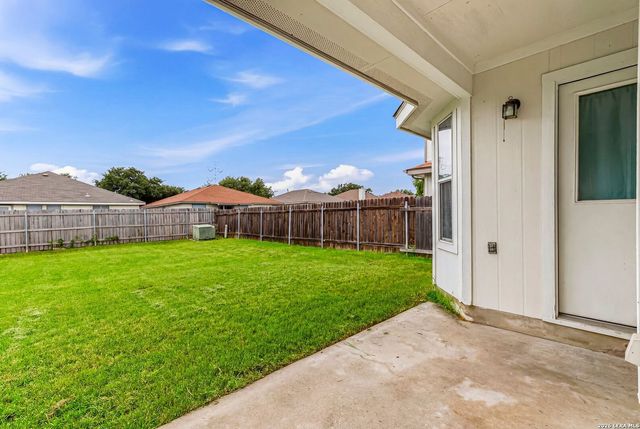 8426 PIGEONBERRY DR, Converse, TX 78109