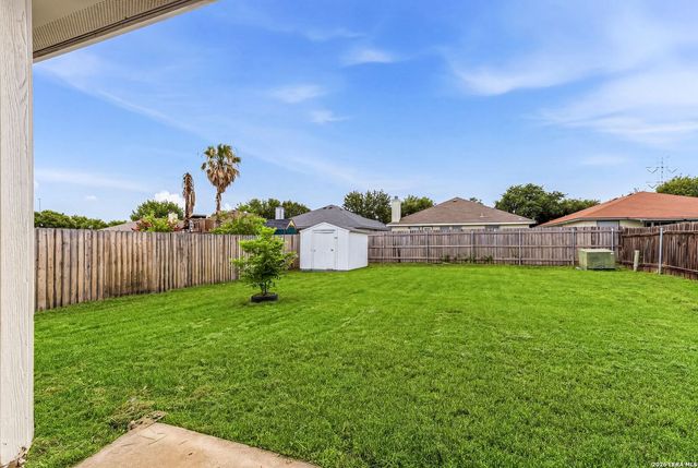 8426 PIGEONBERRY DR, Converse, TX 78109
