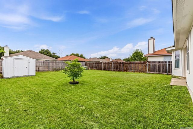 8426 PIGEONBERRY DR, Converse, TX 78109