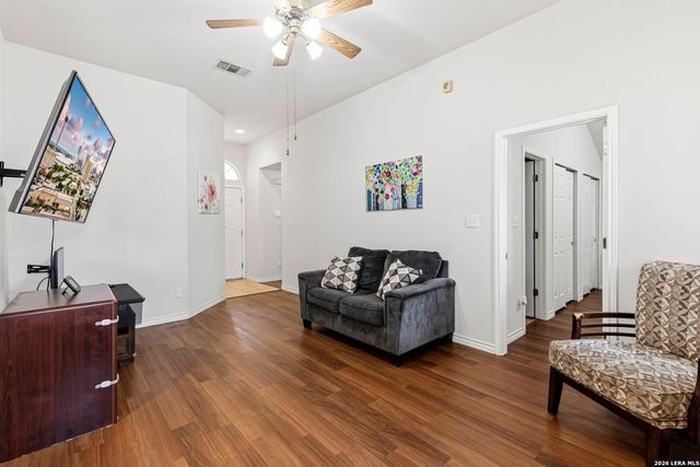 8426 PIGEONBERRY DR, Converse, TX 78109
