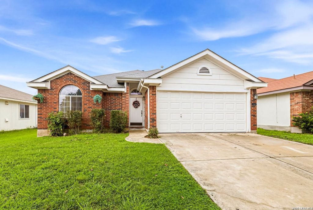 8426 PIGEONBERRY DR, Converse, TX 78109